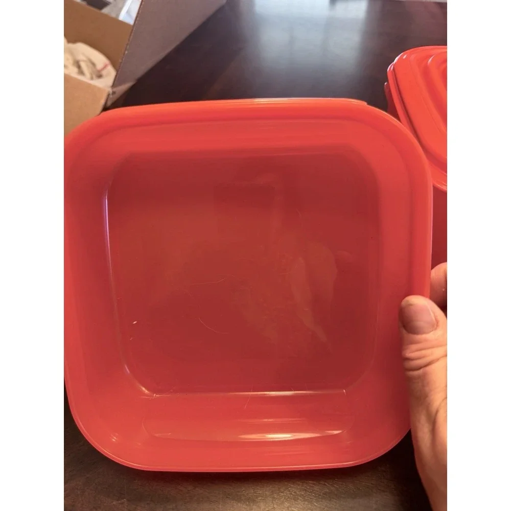 set of 2 Tupperware Stuffables 11 cup and 5 cup 16191-2 1620-3